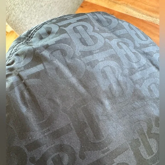 Burberry Monogram Jacquard Bucket Hat sz M - barely worn - Picture 9 of 10